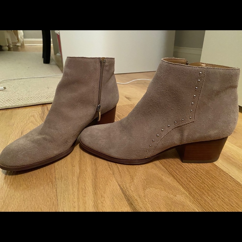 Short boots
